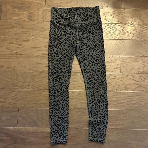 Athleta Pants - Athleta Black and Gray Leopard Print Leggings Elevation Ultra High rise M Tall